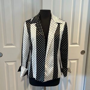 Vintage black and white polka dots women’s blazer! Size 12